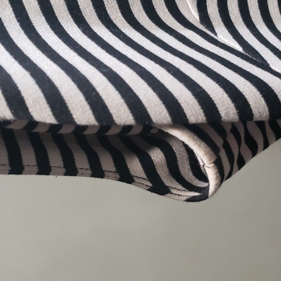 🌟HOST PICK🌟 Calvin Klein Sleeveless Stripe Dress - Picture 7 of 10